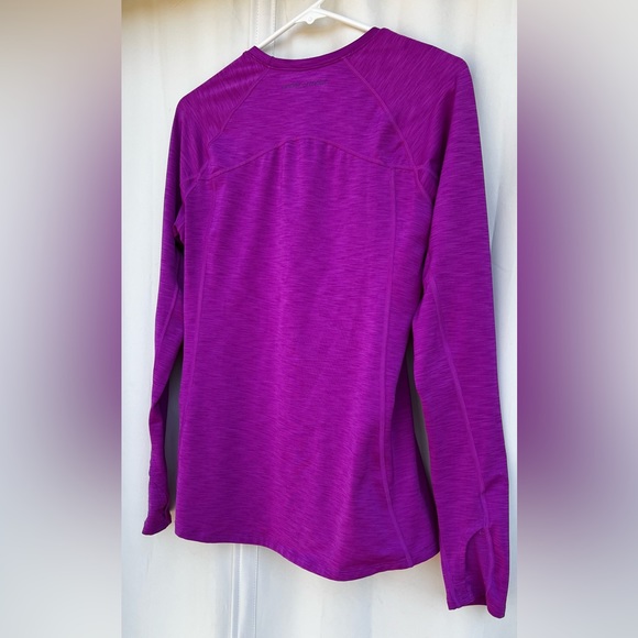 Under Armour Athletic Top Long Sleeve Women’s Small Thumb Holes size M - Picture 5 of 9